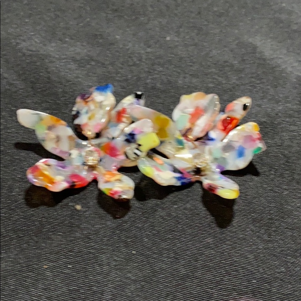 Costume Earrings - Picture 4 of 5